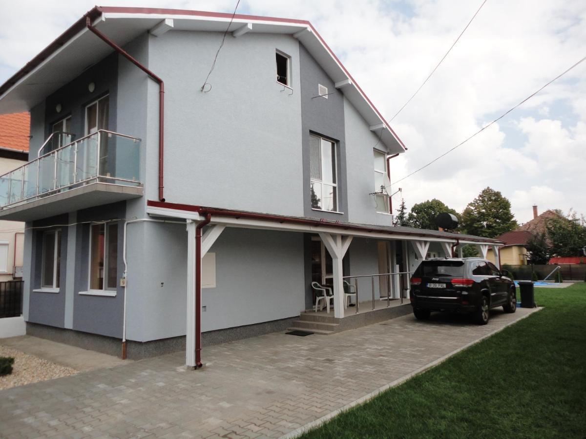 Villa Ani Hajdúszoboszló Exteriör bild